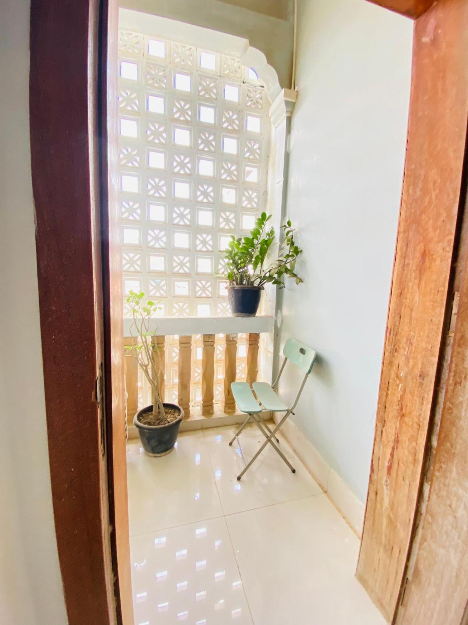 The Blue Guest House Battambang Bagian luar foto