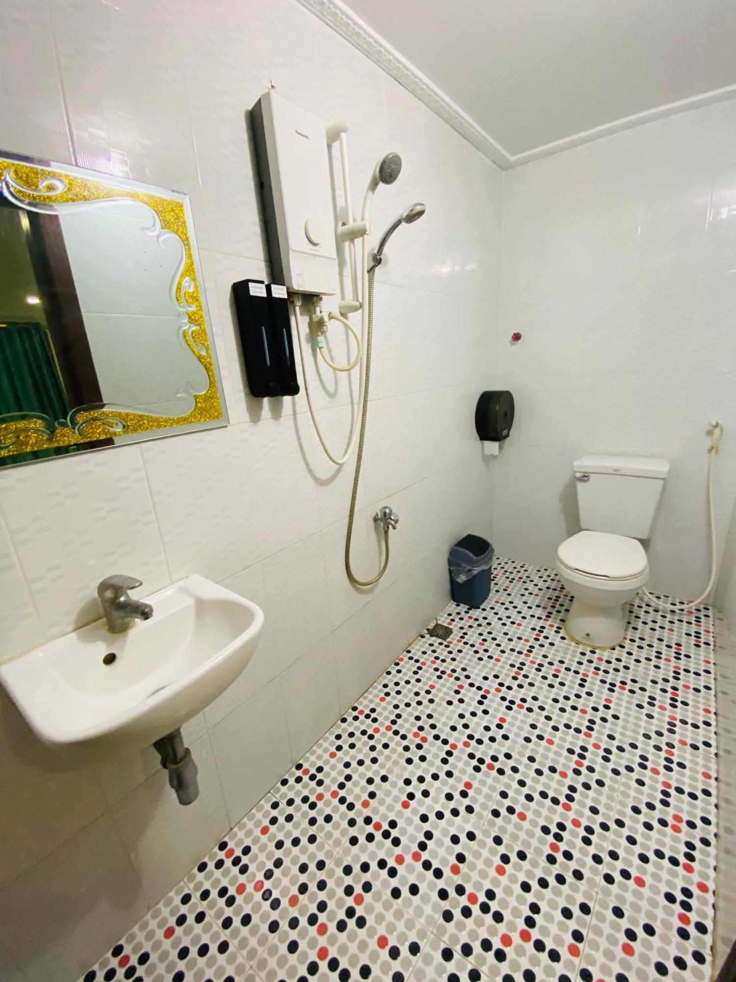 The Blue Guest House Battambang Bagian luar foto