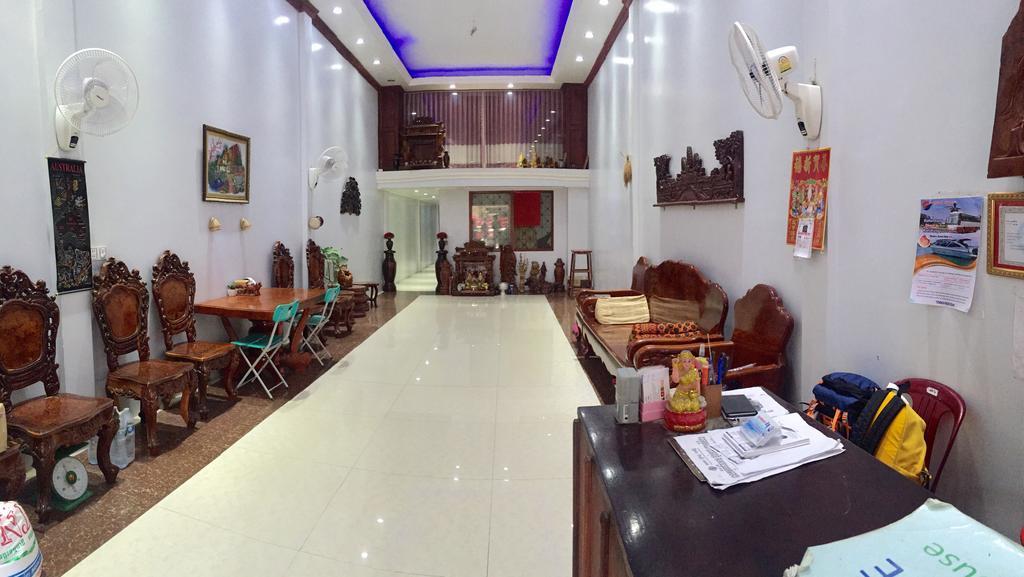 The Blue Guest House Battambang Bagian luar foto